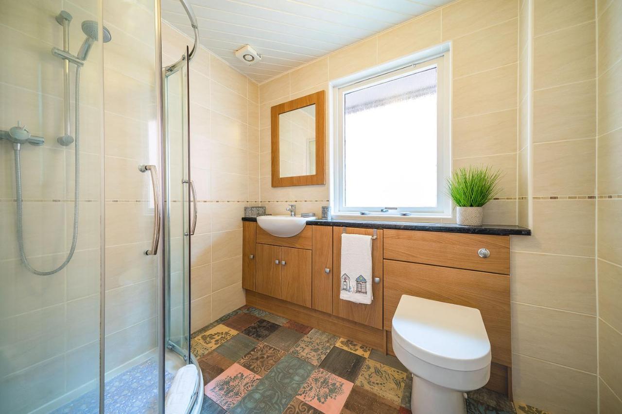 Ferryview Villa Броути Фери Екстериор снимка